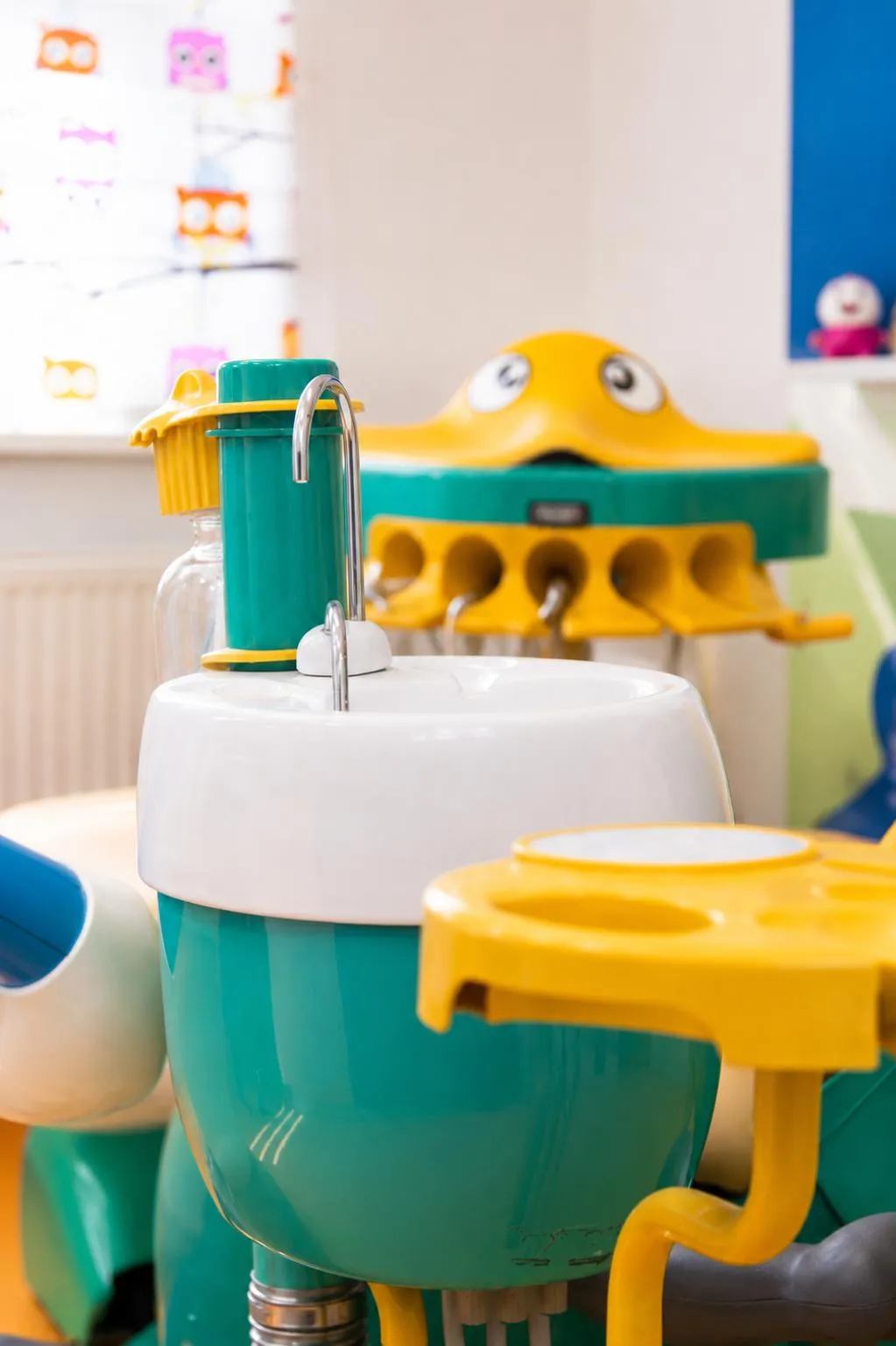 Unit dentar colorat, creat special pentru copii